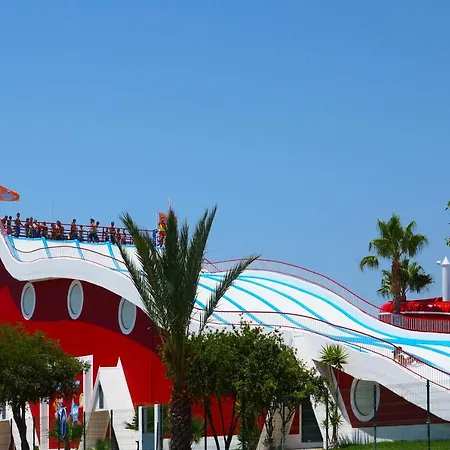 Family Opposite Aquashow Waterpark ヴィラ *