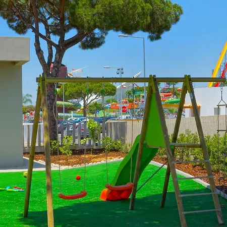 Family Opposite Aquashow Waterpark Villa Quarteira